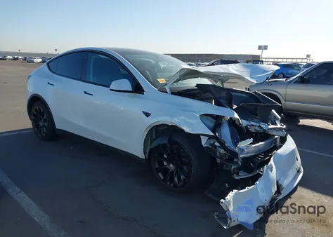 2022 Tesla Model Y Long Range Dual Motor All-Wheel Drive из США, поврежденный, VIN 7SAYGDEE8NA017647